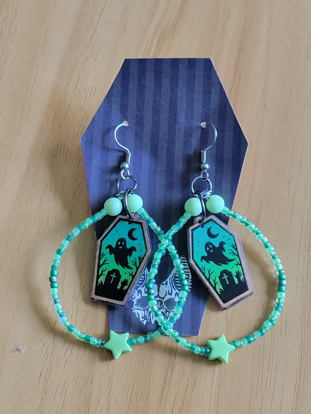 🧋NEW🧋Hand Crafted Green Ghost Coffin Hoop Earrings with Star Accent